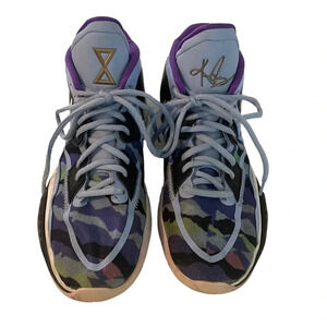 Nike Kyrie Irving Infinity Aluminum 6Y. DD0334-400. Preloved.